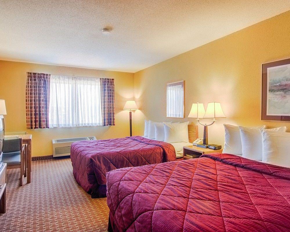 Quality & Downtown - Waterparks Area Hotel 2*