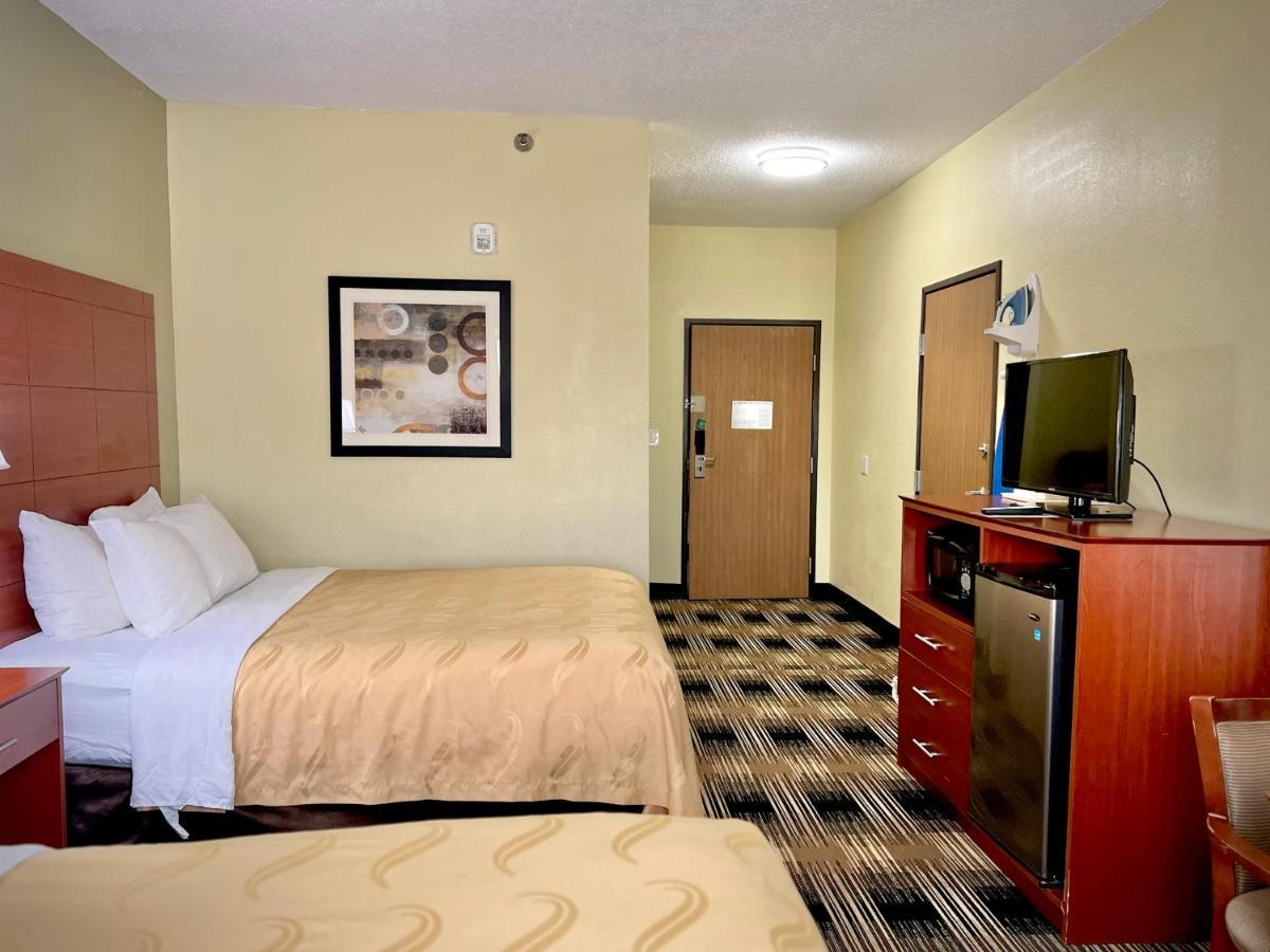Quality & Downtown - Waterparks Area Hotel Wisconsin Dells