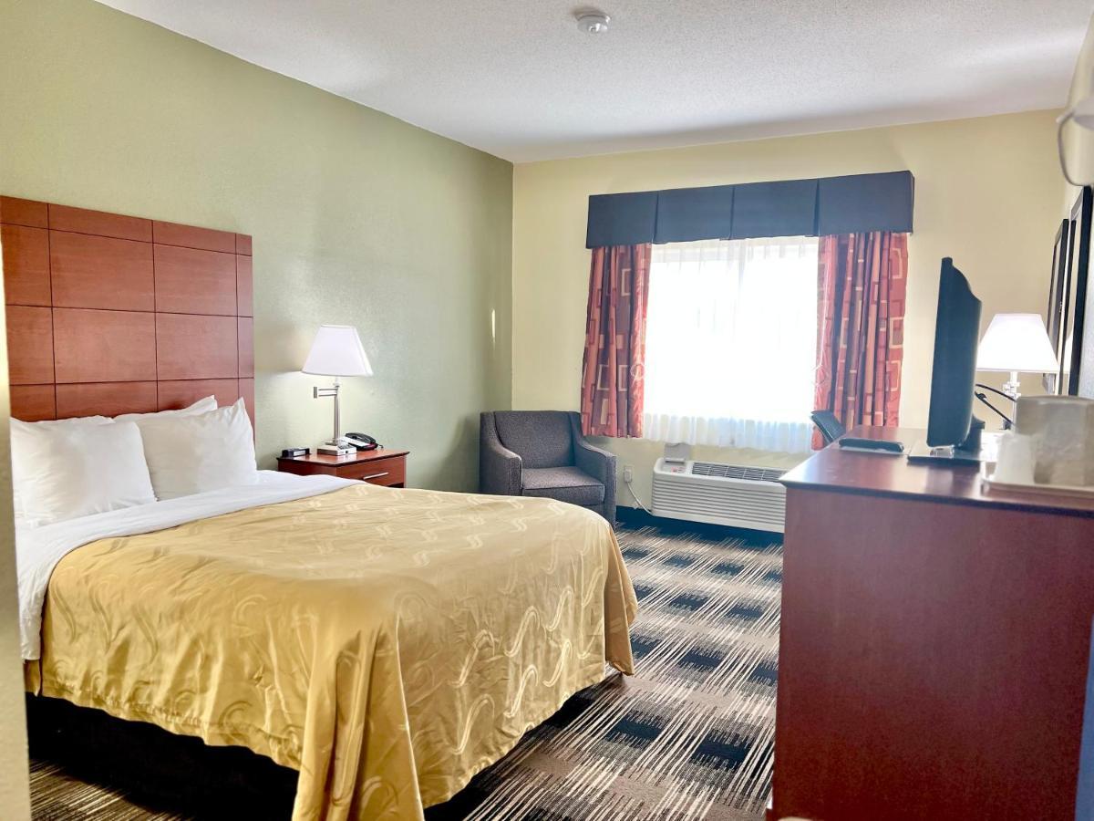 Quality & Downtown - Waterparks Area