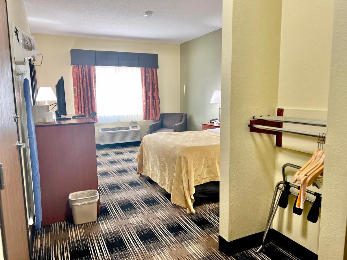 Quality & Downtown - Waterparks Area Hotel Wisconsin Dells
