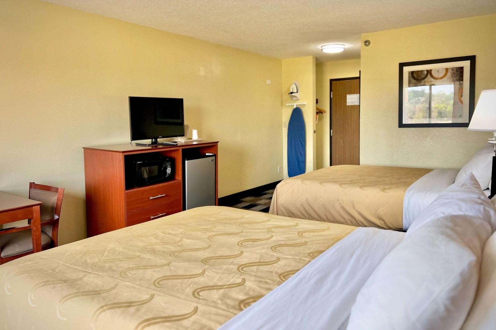 Quality & Downtown - Waterparks Area Wisconsin Dells