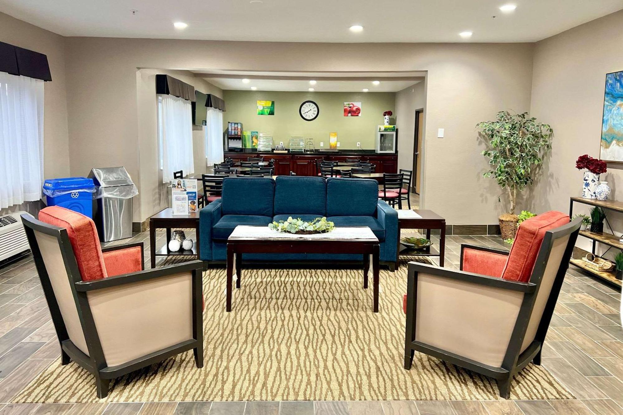 Hotel Quality & Downtown - Waterparks Area 2*