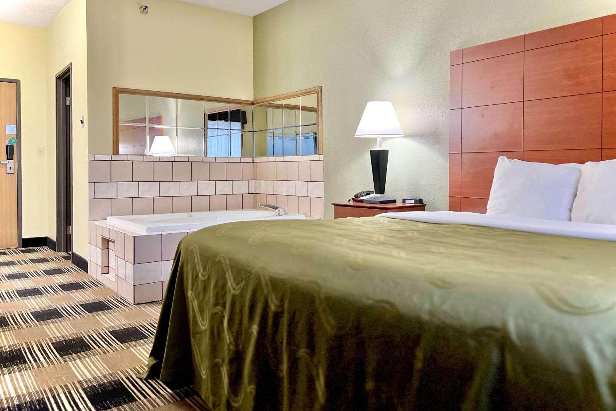 Quality & Downtown - Waterparks Area 2*