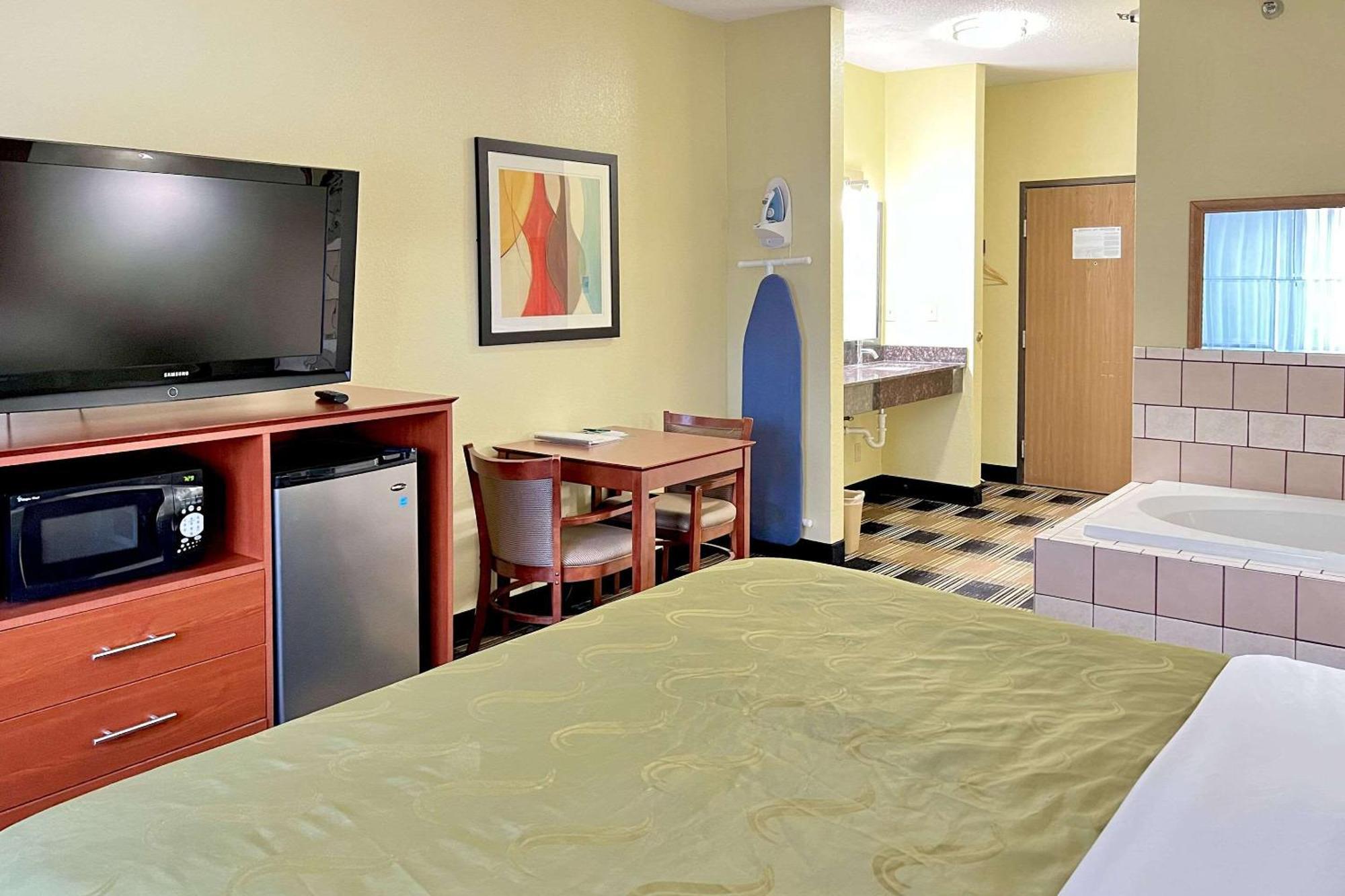 Quality & Downtown - Waterparks Area 2* Wisconsin Dells